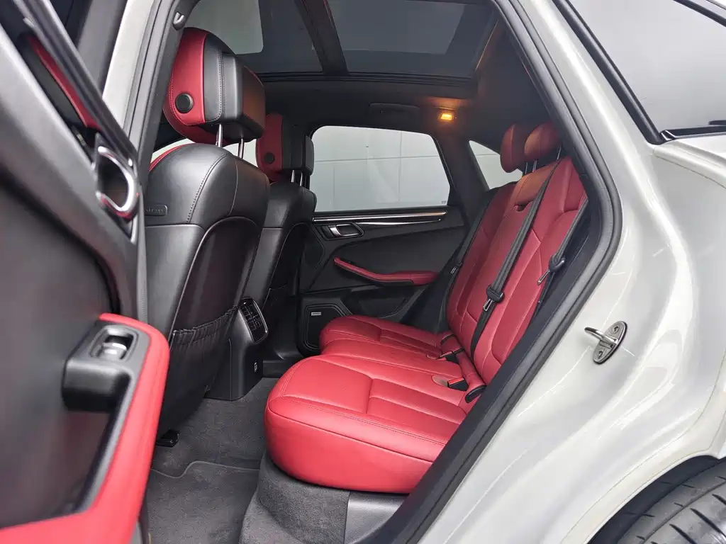 Porsche Macan — миниатюра 16