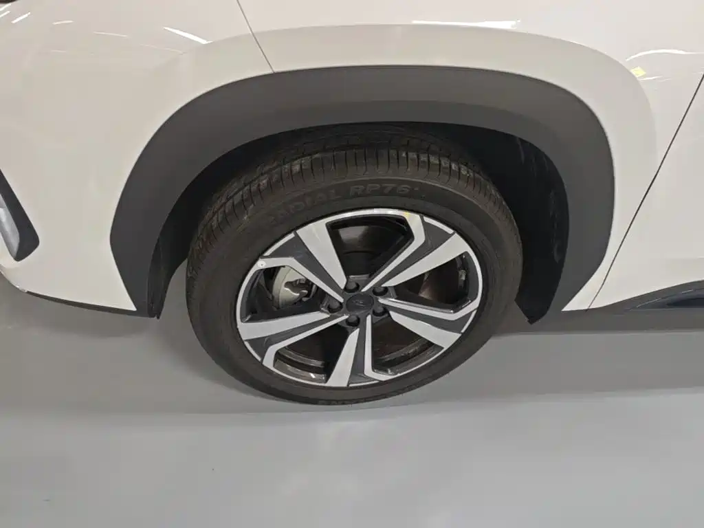 Geely Boyue L — миниатюра 23