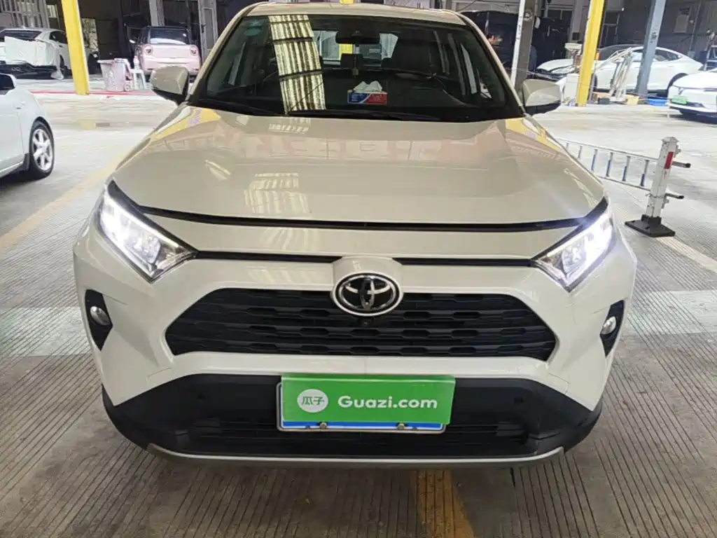 Toyota RAV4 — миниатюра 3