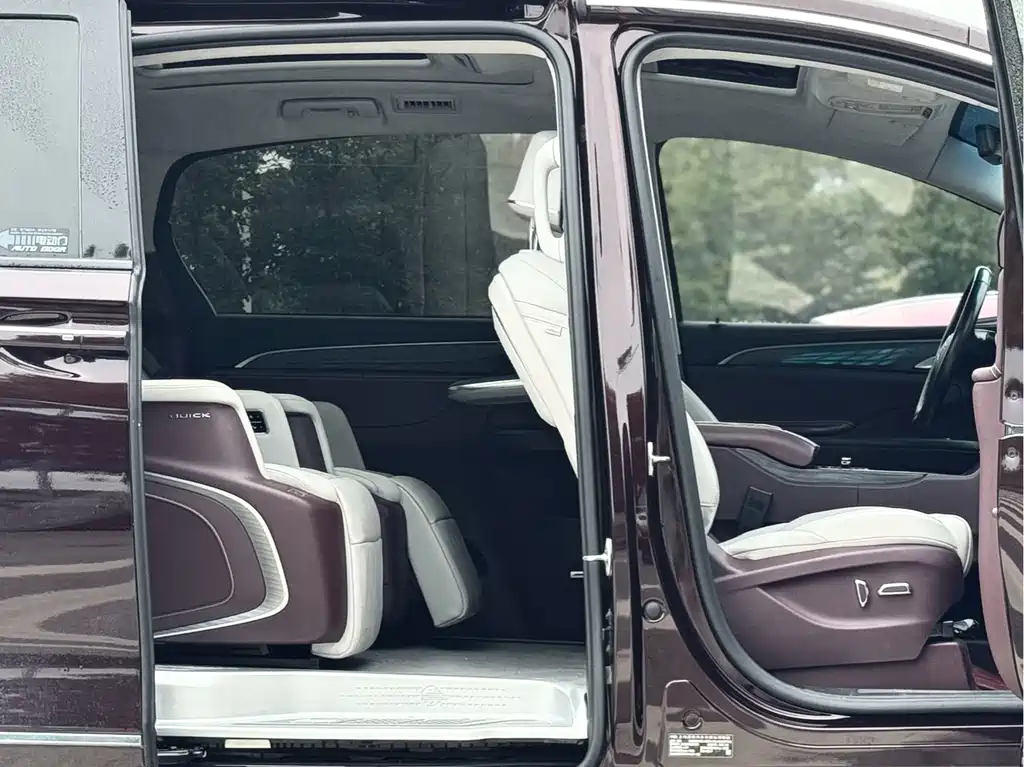 Buick GL8 — миниатюра 14