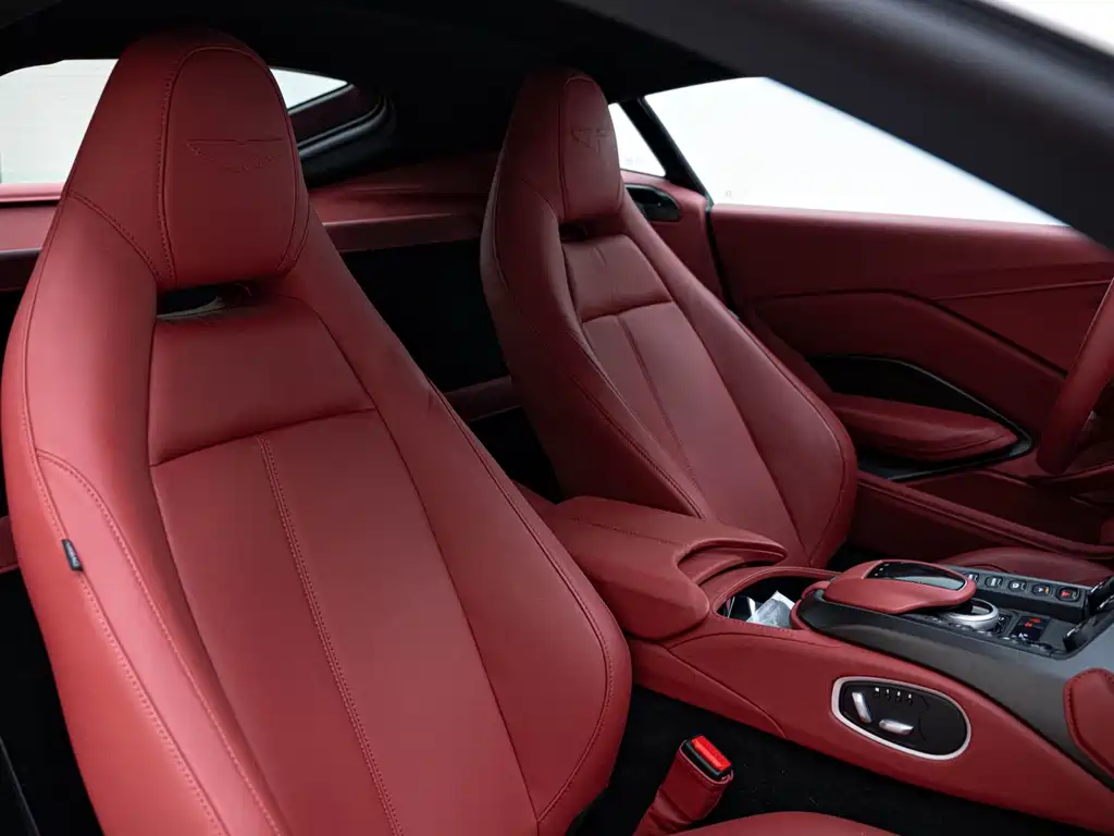 Aston Martin V8 Vantage — миниатюра 14