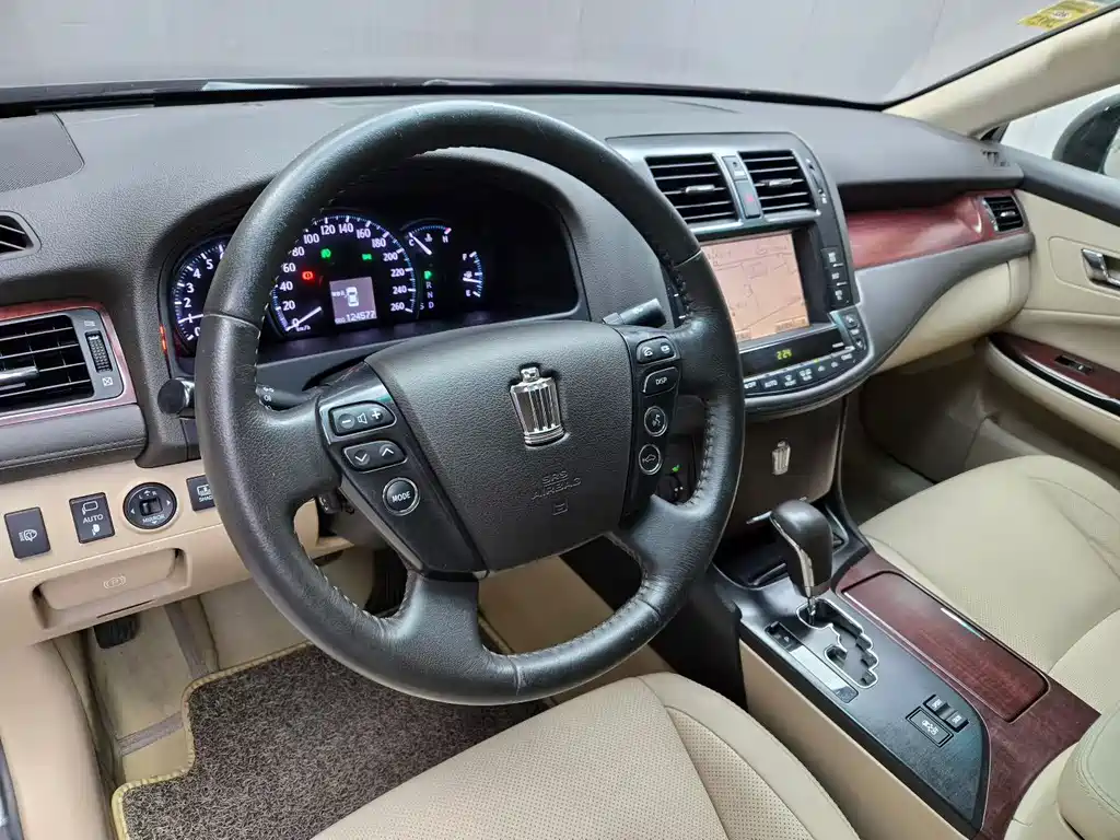 Toyota Crown 2010 3.0L Royal Saloon Premium