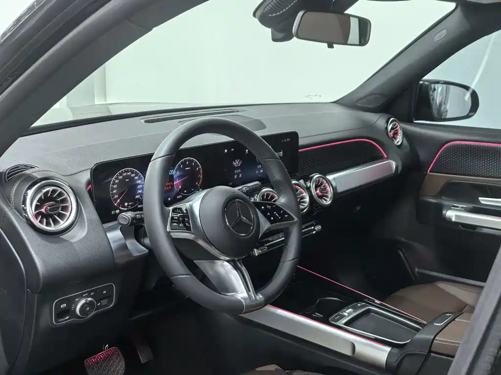 Mercedes-Benz GLB — миниатюра 6