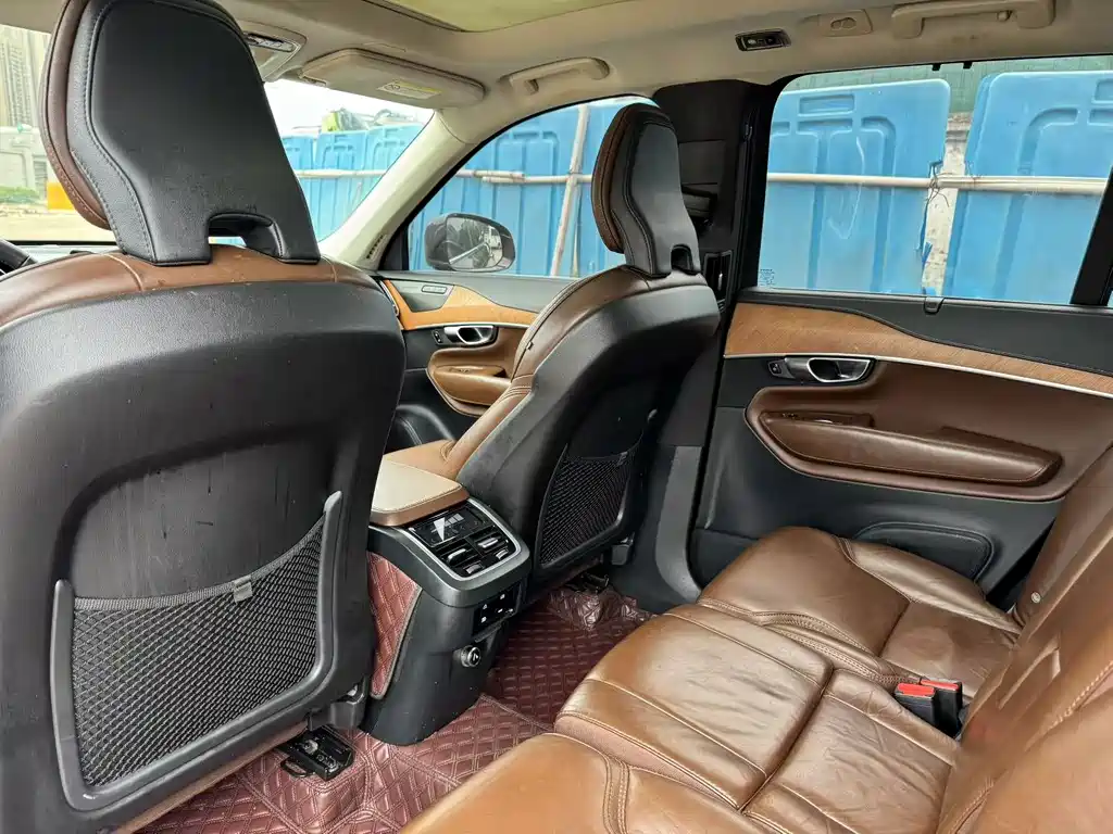 Volvo XC90 — миниатюра 6
