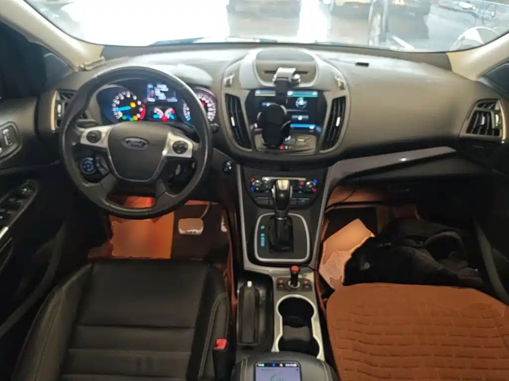Ford Kuga — миниатюра 10