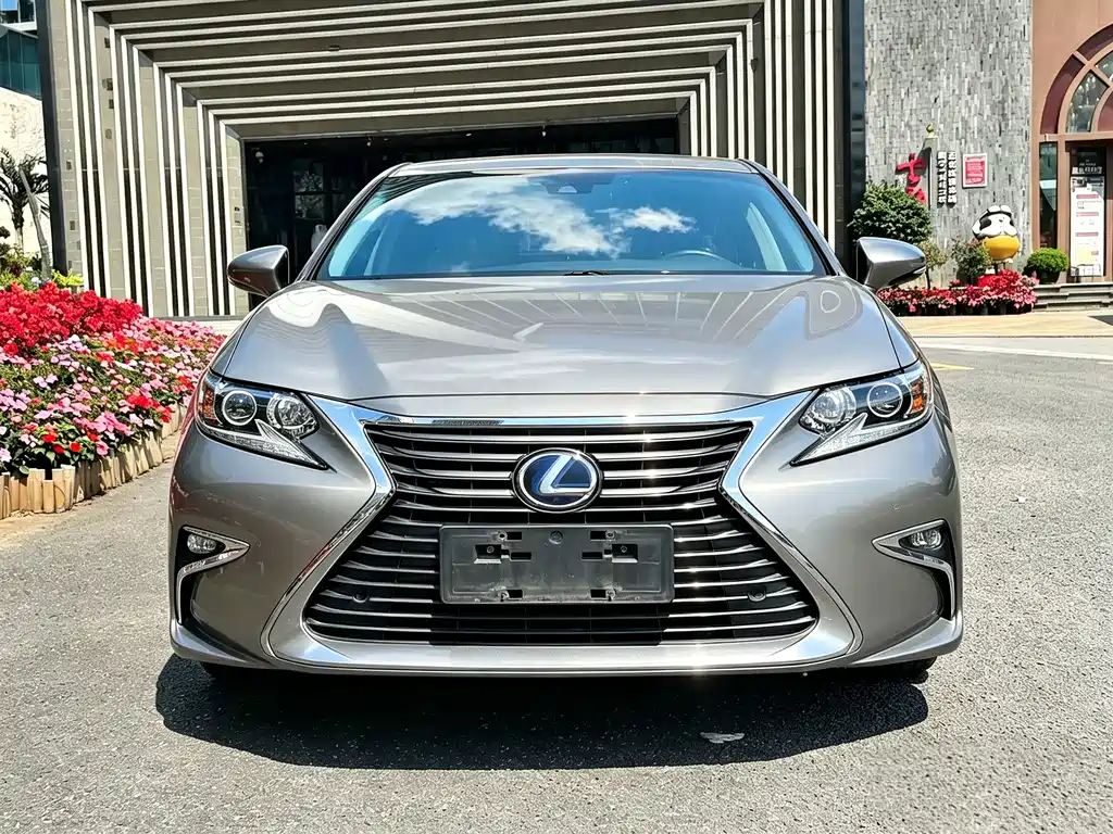 Lexus ES — миниатюра 2