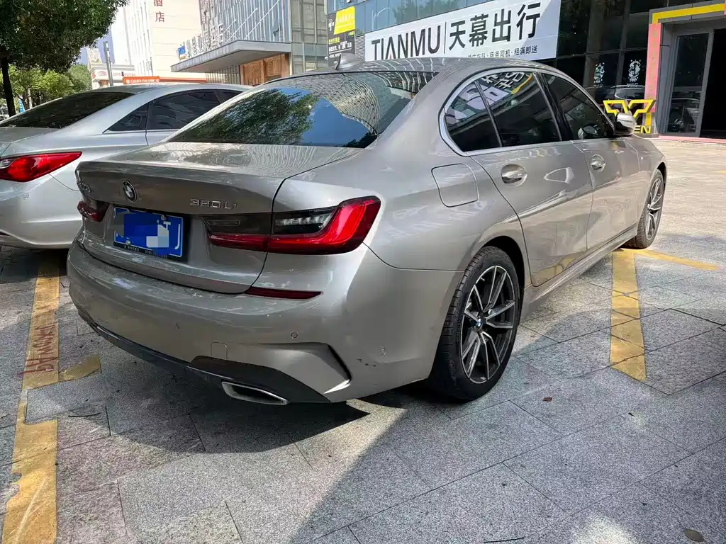 BMW 3 Series — миниатюра 3
