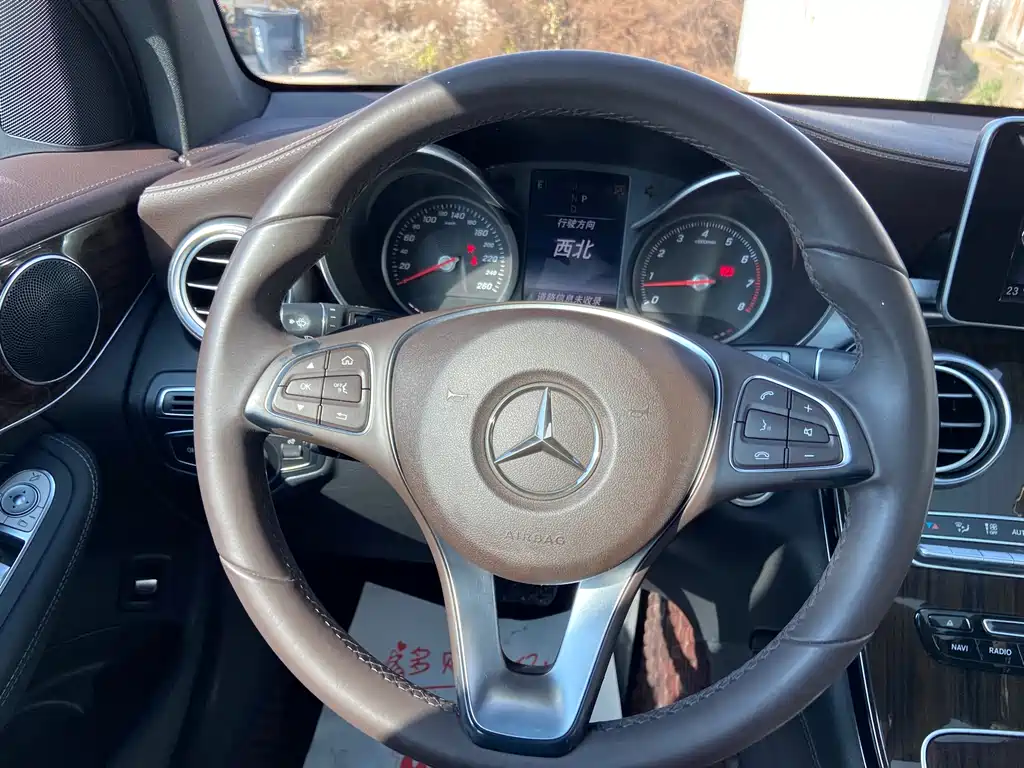 MERCEDES-BENZ GLC