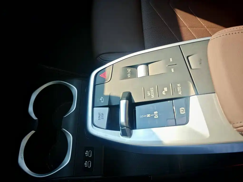 BMW iX1 2025 eDrive25L X