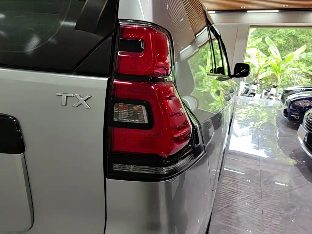 Toyota Prado — миниатюра 8