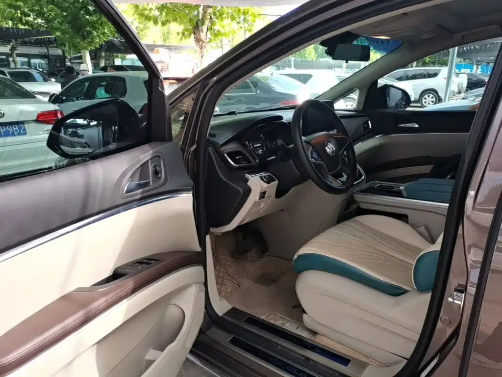 Buick GL8 — миниатюра 16