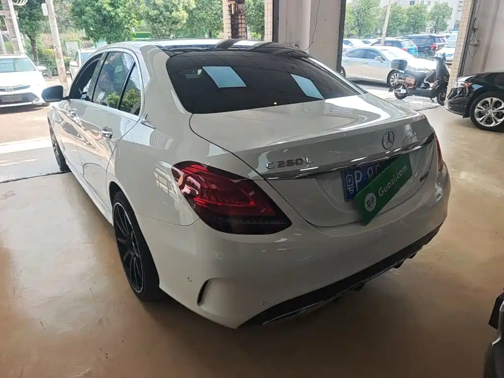 Mercedes-Benz C-Class — миниатюра 5