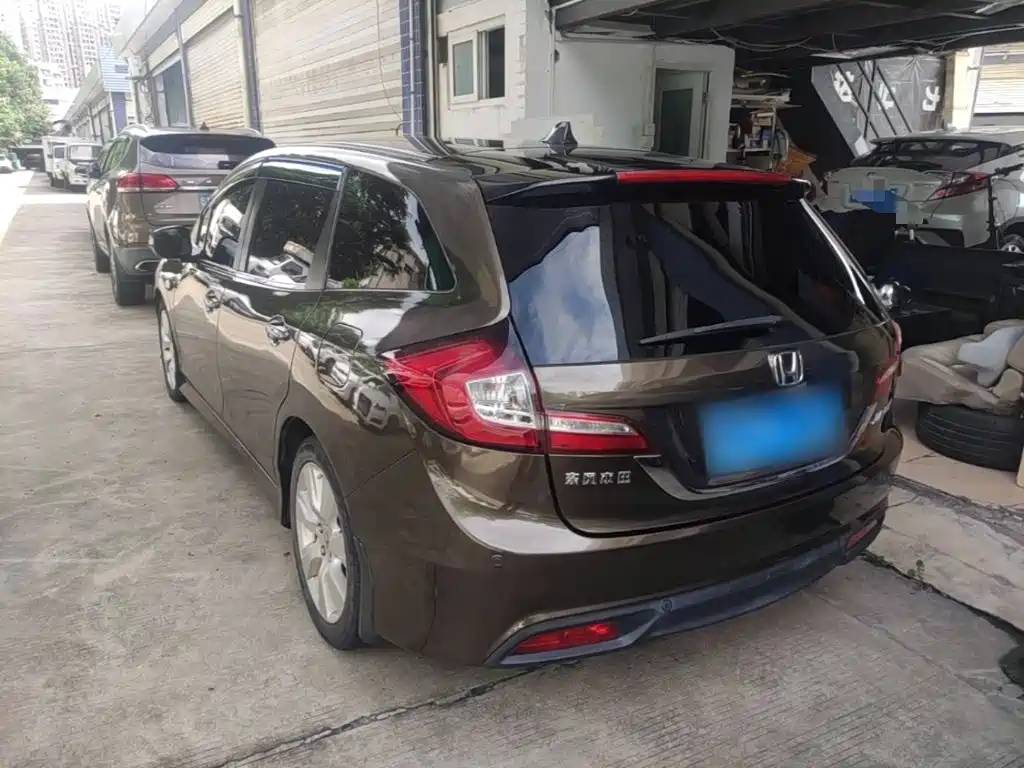 Honda Jade 2016 1.8L AT Comfort 5 мест