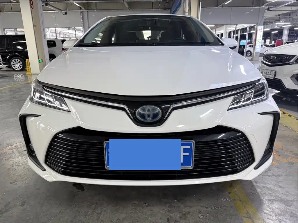 Toyota Corolla - фото 2