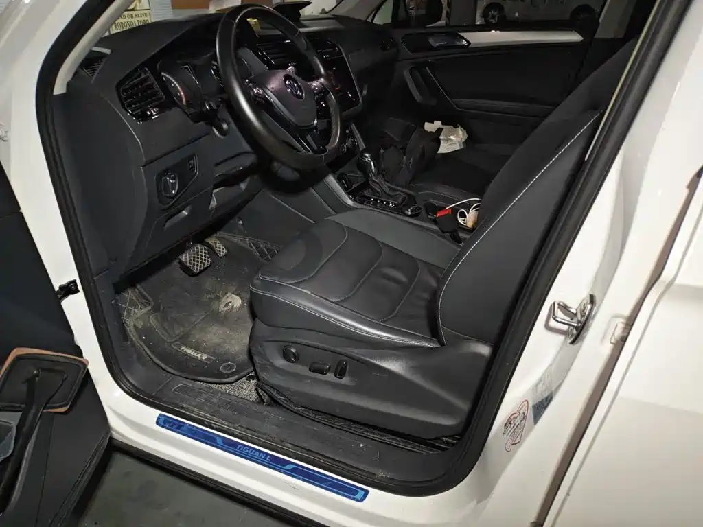 Volkswagen Tiguan L — миниатюра 12