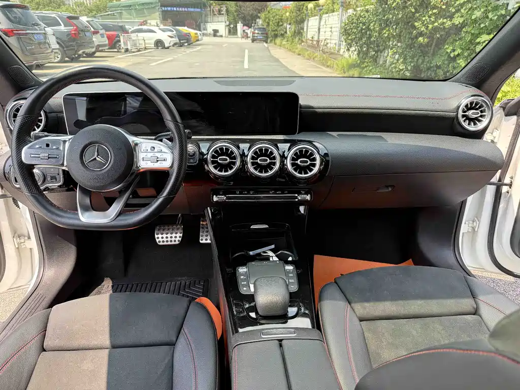 Mercedes-Benz CLA (Import) — миниатюра 4