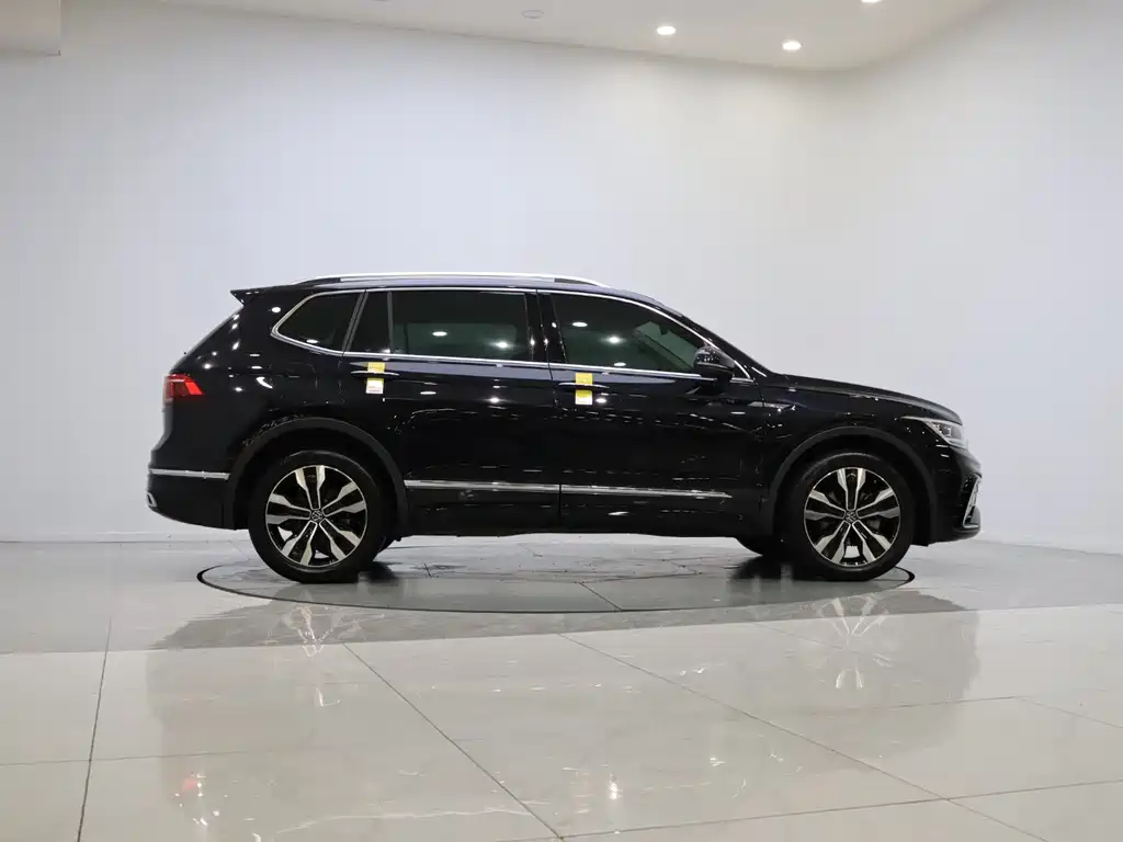 Volkswagen Tiguan L L 2022 330TSI AT R-Line