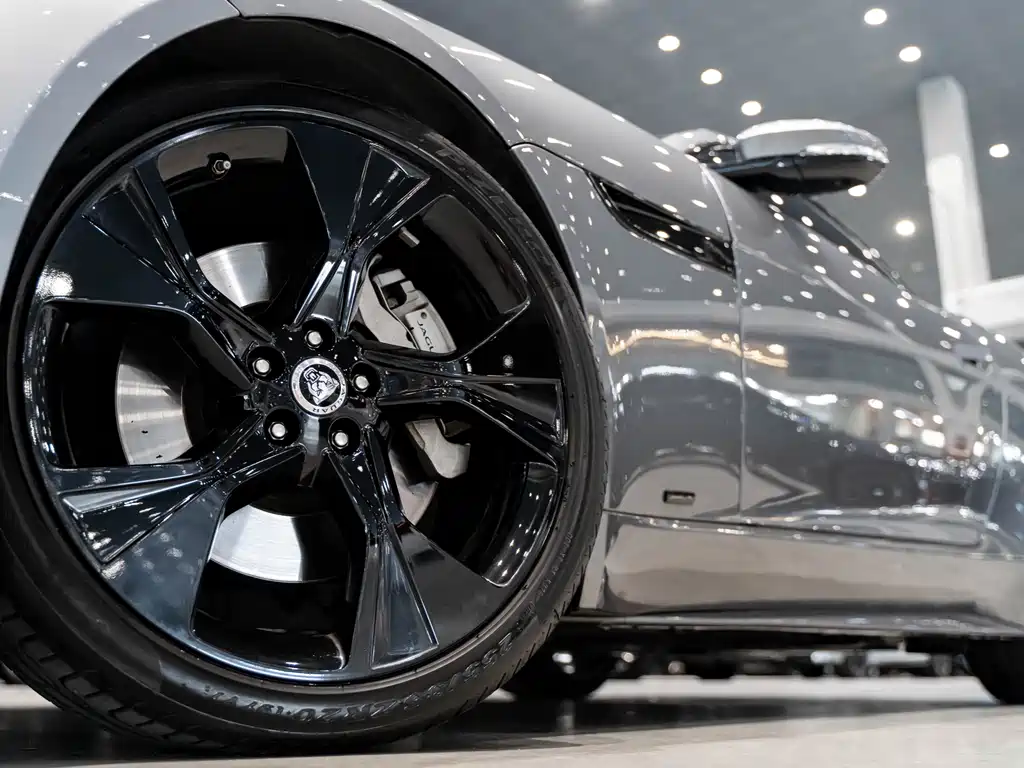 Jaguar F-Type 2024 P300 75