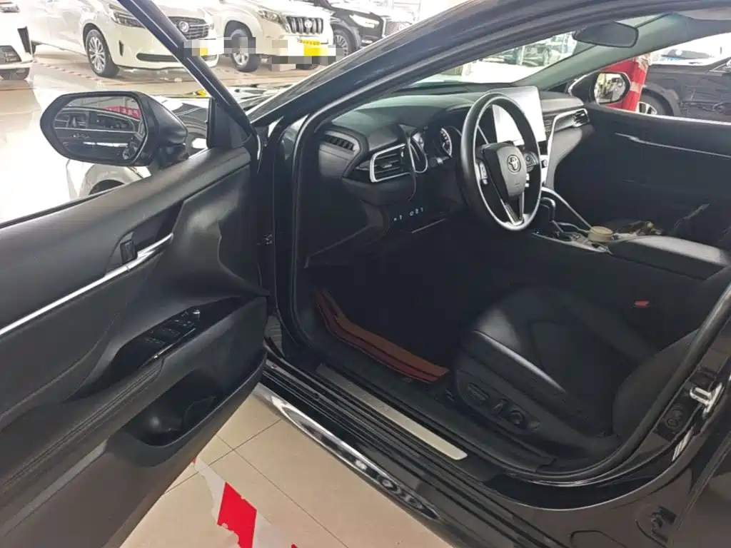 Toyota Camry — миниатюра 16