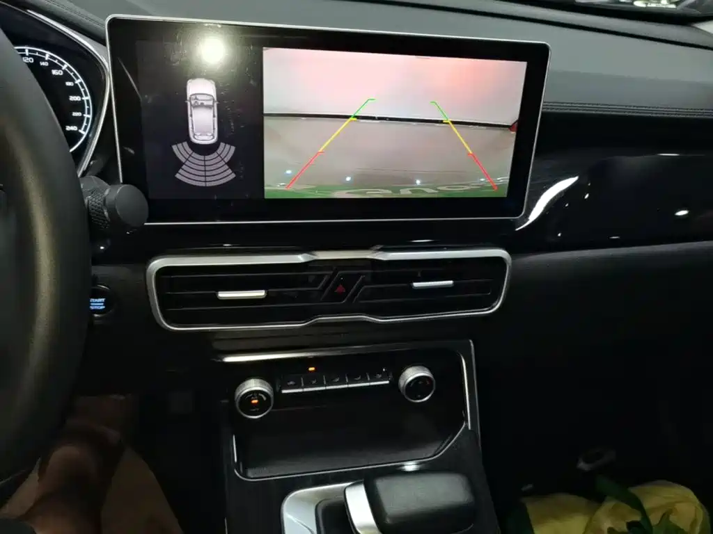 Geely Binyue — миниатюра 13