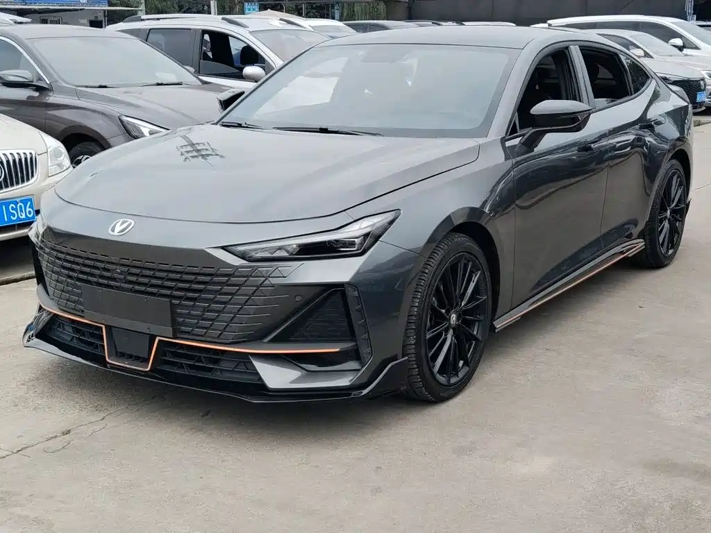 Changan UNI-V 2022 1.5T Sport