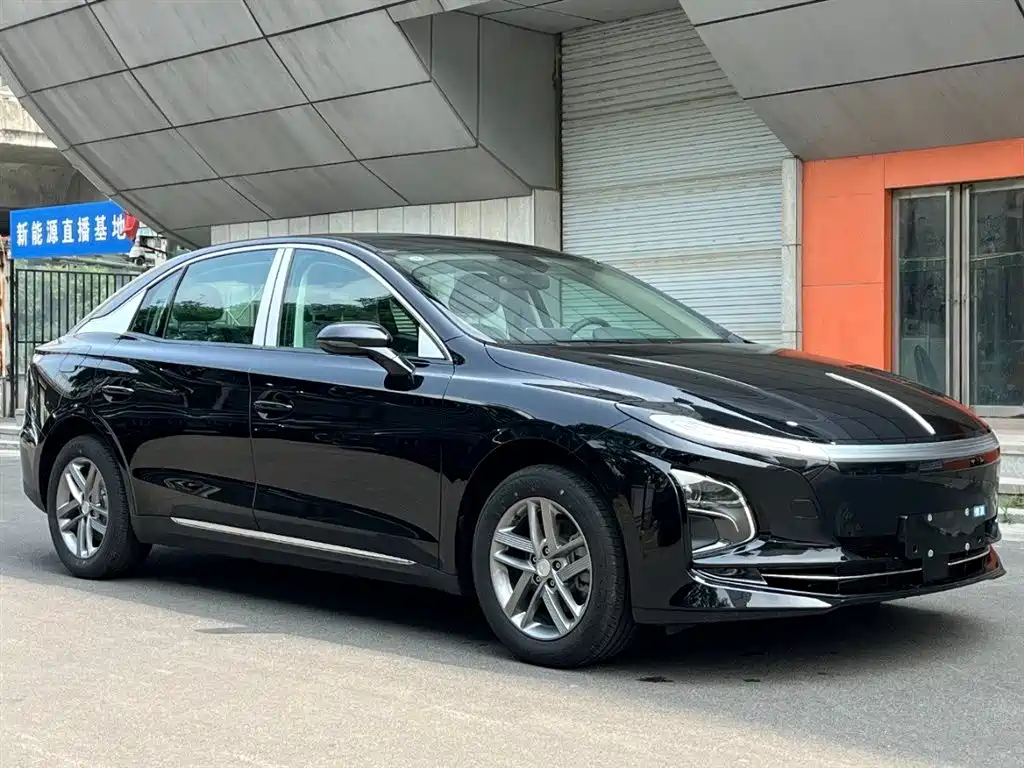 Hongqi E-QM5 2025 500km