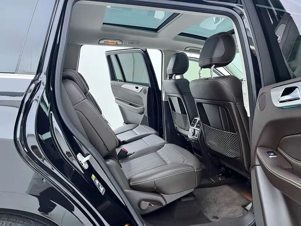 Mercedes-Benz GLS — миниатюра 18