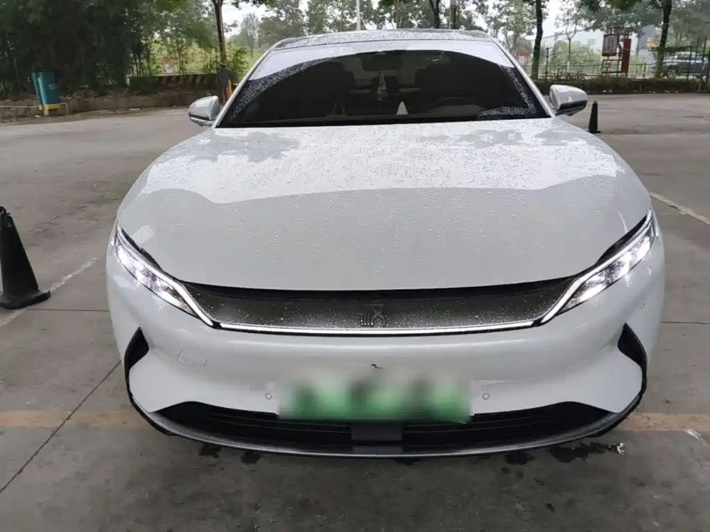 BYD Han — миниатюра 3