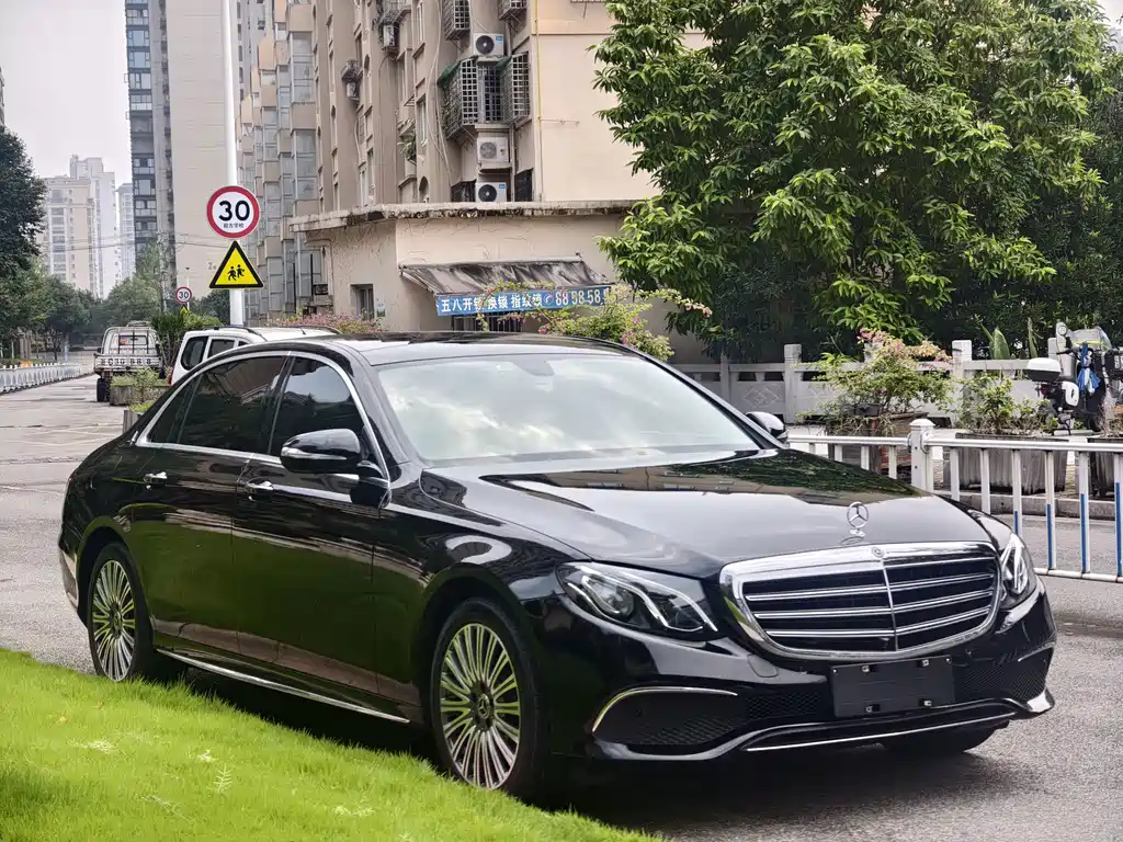 Mercedes-Benz E-Class — миниатюра 3