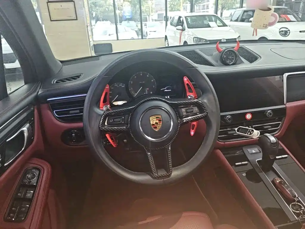Porsche Macan 2024 — фото 10