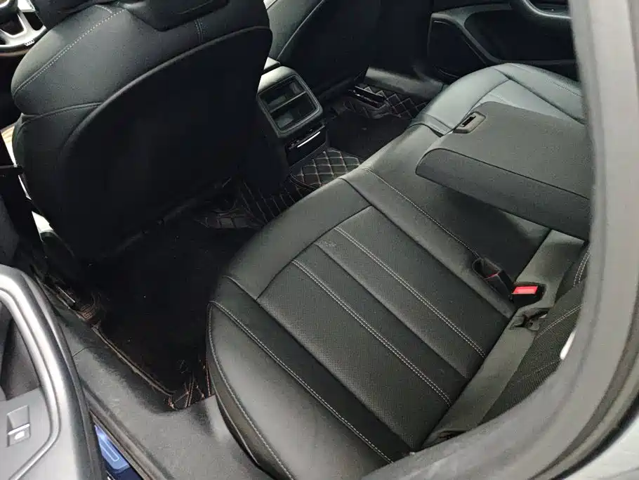 Audi A4L — миниатюра 11