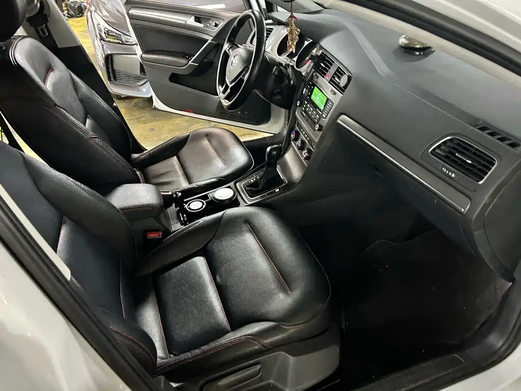 Volkswagen Golf — миниатюра 8