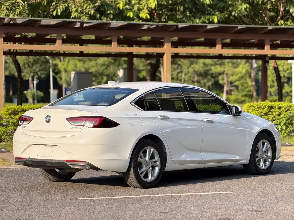 Buick Regal — миниатюра 11