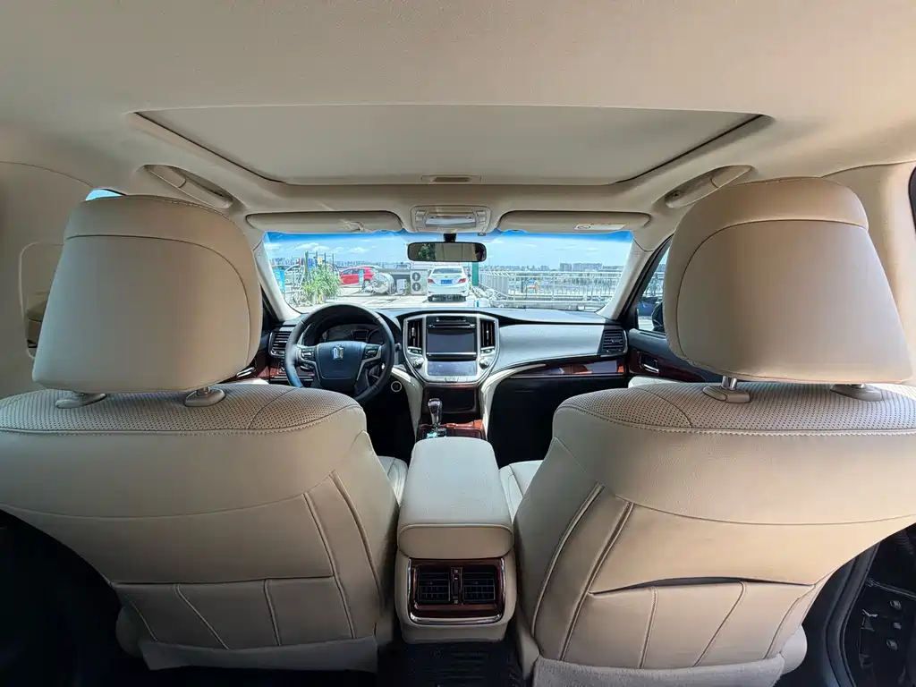 Toyota Crown — миниатюра 11
