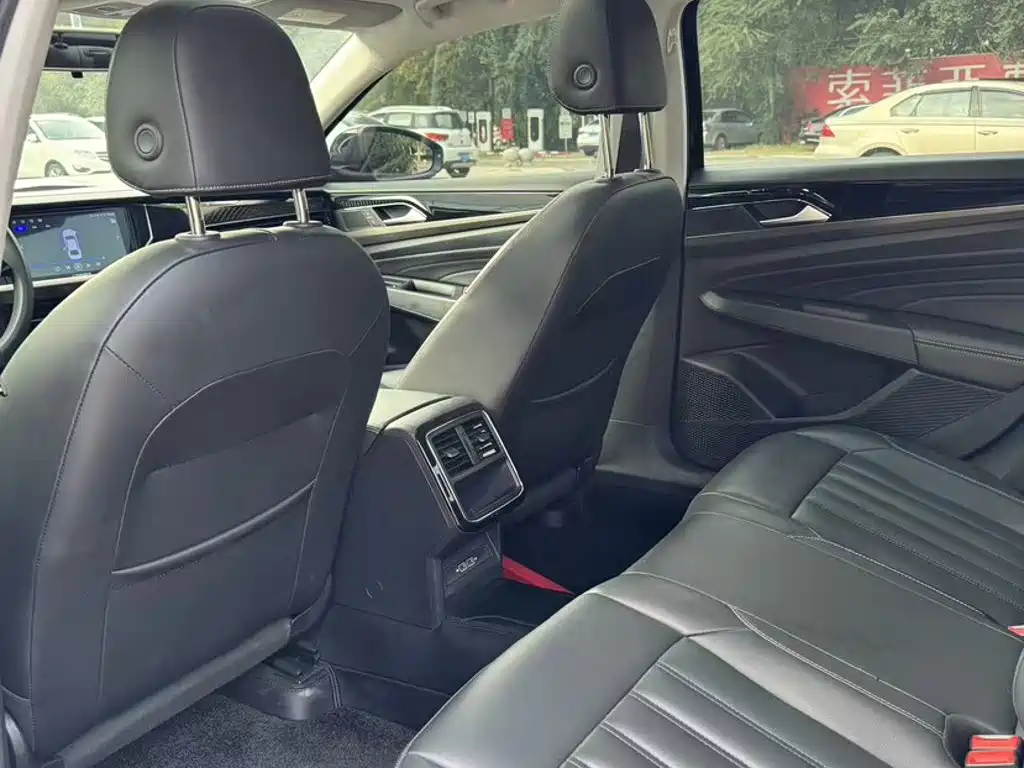 Volkswagen Passat — миниатюра 14
