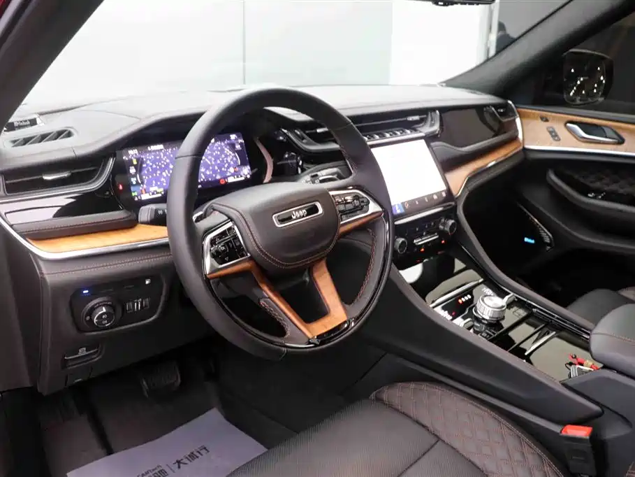 Jeep Grand Cherokee 4xe (Import) — миниатюра 6