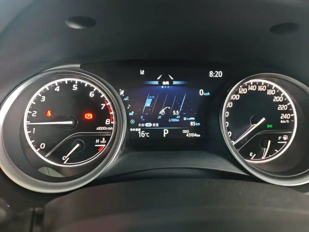 Toyota Camry — миниатюра 12