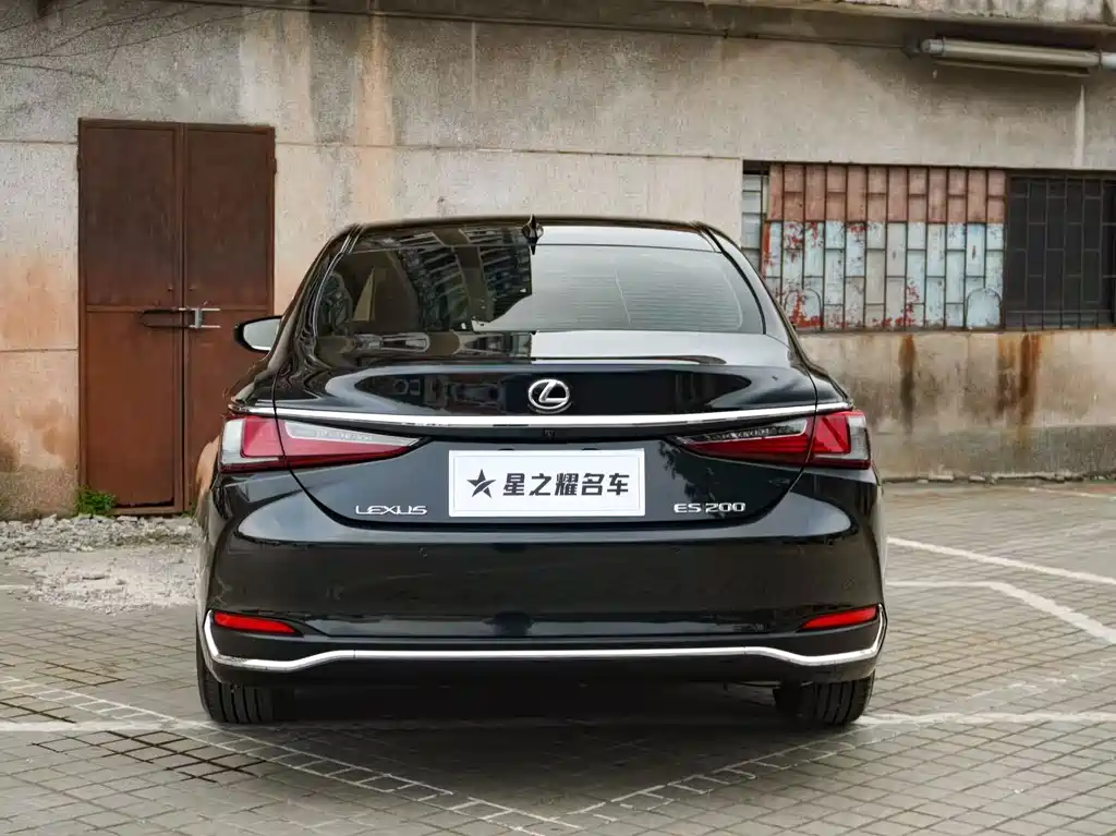 Lexus ES — миниатюра 6