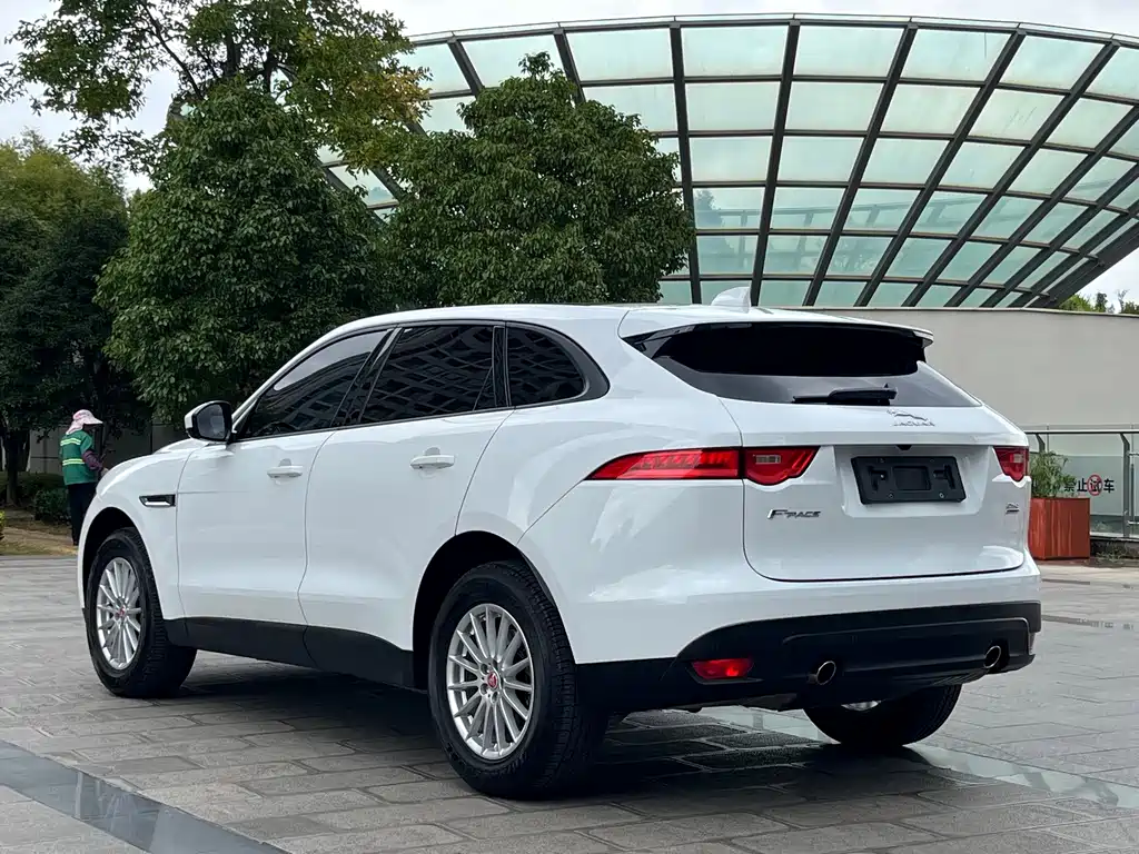 Jaguar F-PACE — миниатюра 9