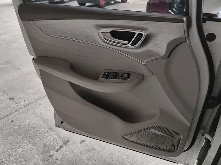Roewe iMAX8 — фотографии объявления, Фото 8