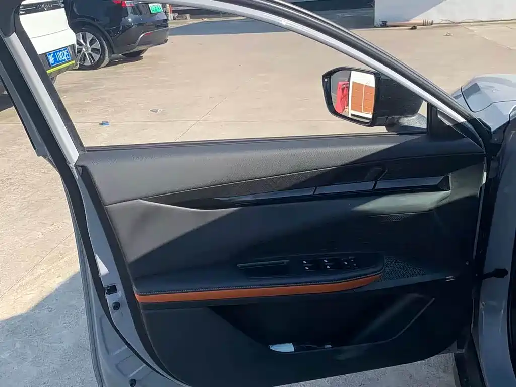 Changan UNI-V 2022 1.5T Luxury