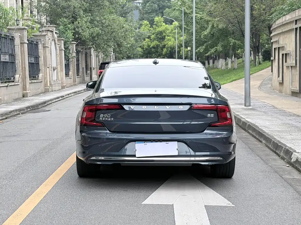 Volvo S90 — миниатюра 5