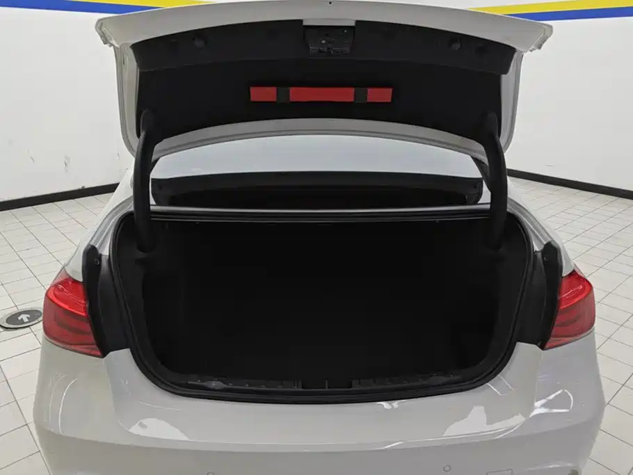 BMW 3 Series — миниатюра 4