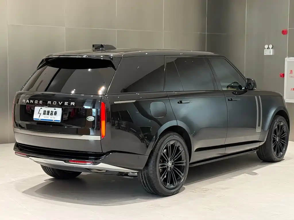 Land Rover Range Rover 2023 3.0 L6 400PS мест Long Wheelbase