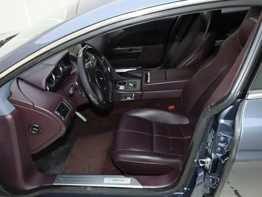 Aston Martin Rapide — миниатюра 8