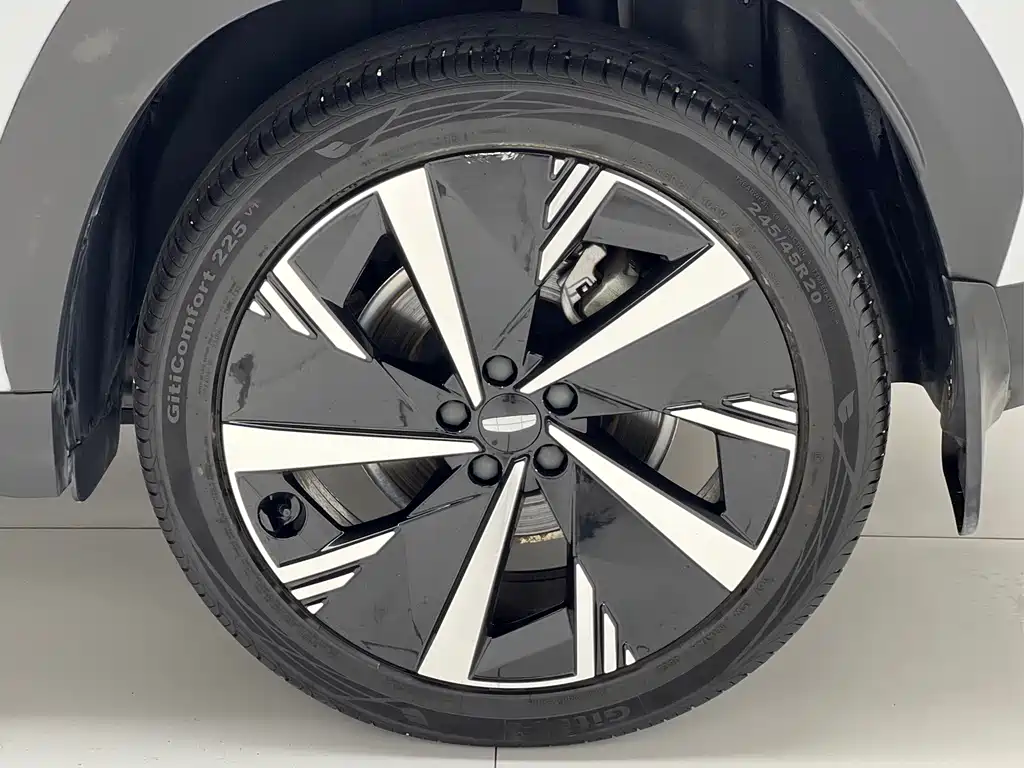 Geely Boyue L — миниатюра 19