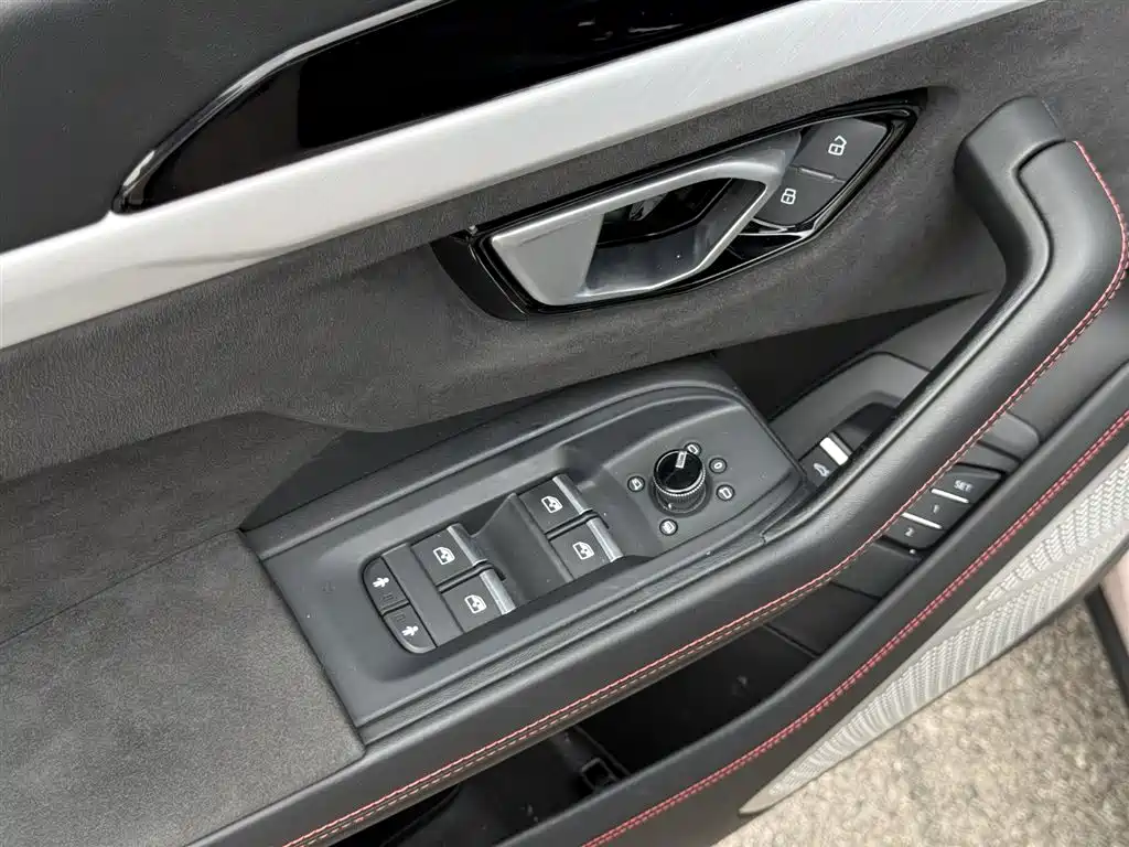 Lamborghini Urus — фотографии объявления, Фото 13