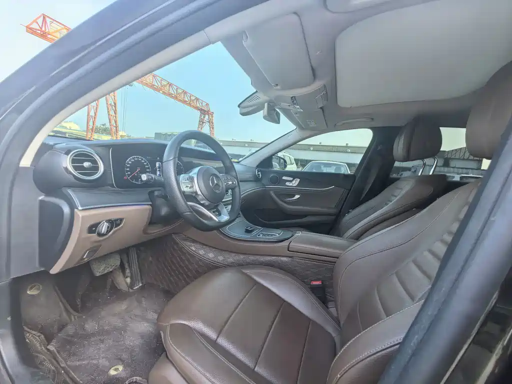 Mercedes-Benz E-Class — миниатюра 10