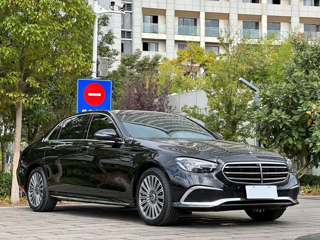 Mercedes-Benz E-Class — миниатюра 3
