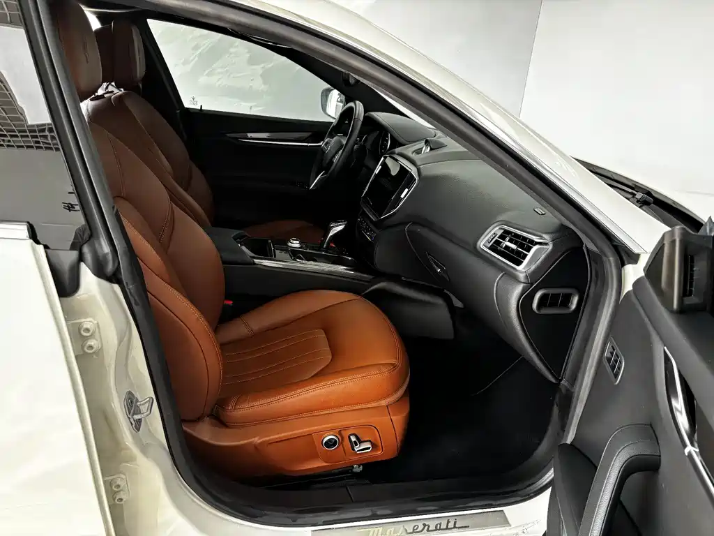 Maserati Ghibli — миниатюра 26